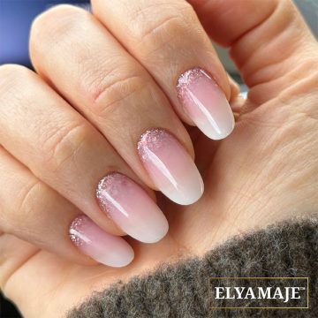 Cuti Glitter avec le Vernis semi-permanent 174 - Nude Diamond - Elyamaje