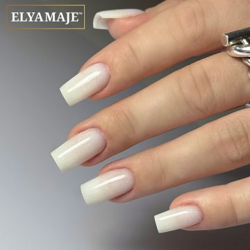 Ongle creamy gel pailleté Elyamaje