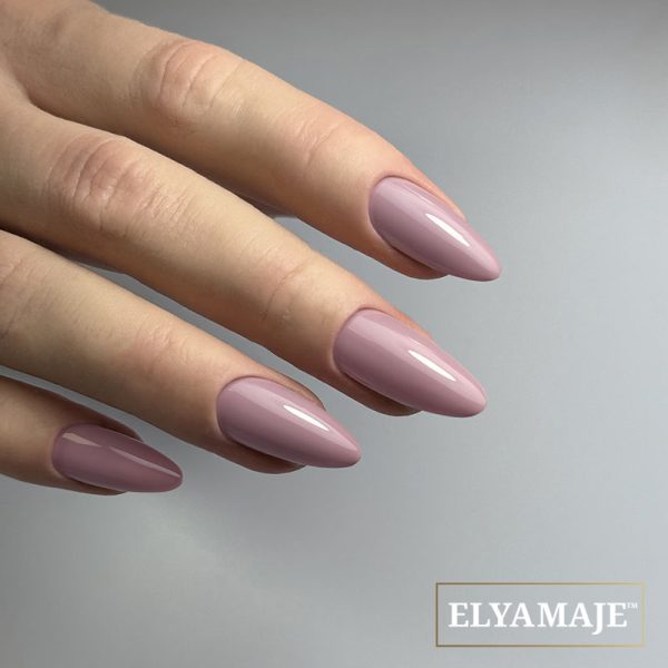 Manucure avec le Vernis Semi-Permanent n°26– Burberry - Elyamaje