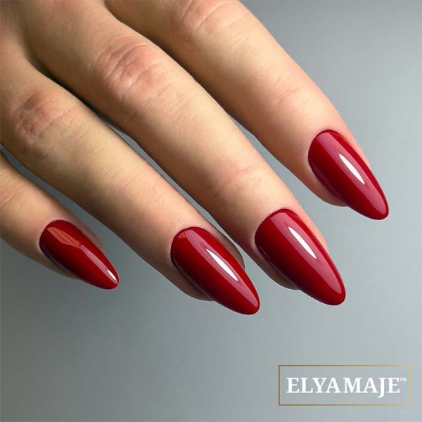 Manucure avec le Vernis Semi-Permanent n°72 – Sublime_Elyamaje