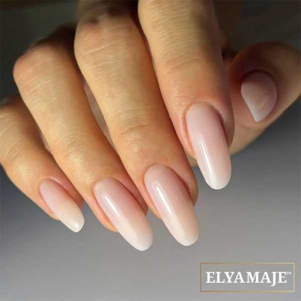 Manucure avec Creamy gel 23- Baby Lucid - rose sans limage sans finition