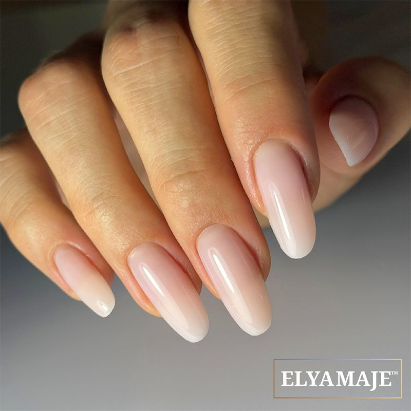 Manucure avec Creamy gel 23- Baby Lucid - rose sans limage sans finition