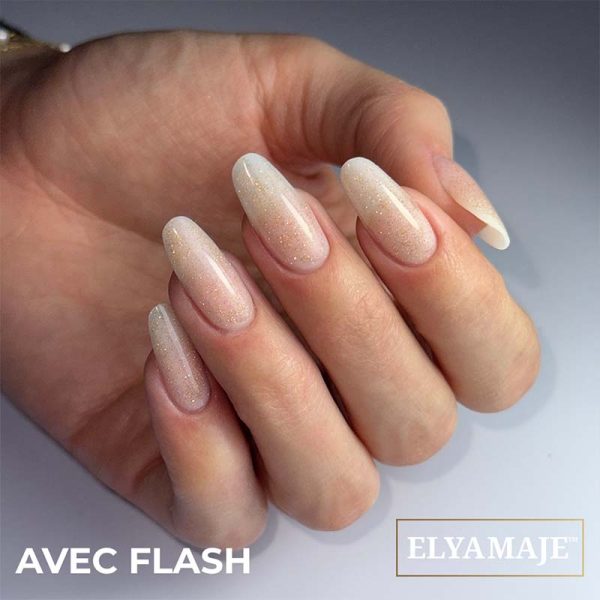 Manucure avec le Top diamond gold_Elyamaje