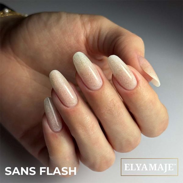 Manucure avec le Top diamond gold_Elyamaje