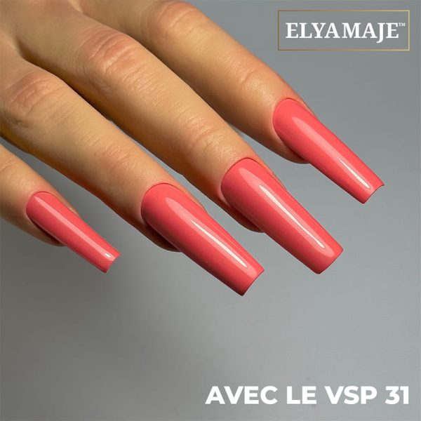Manucure avec les easy caps Lima et le vernis semi-permanent 31
