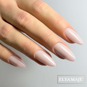 Manucure avec le Top Shine Milky Pink - Top Flouteur -Elyamaje