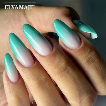 Nail art turquoise