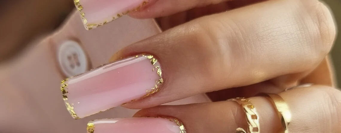 Pose gel Golden nude