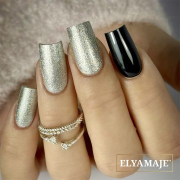 Pose Silver