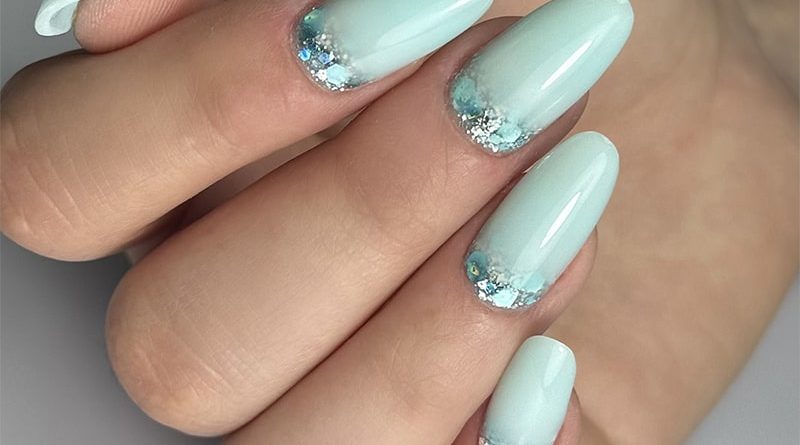 pose gel coloré bleu cutti glitter