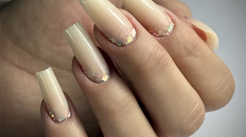 pose cuti glitter beige