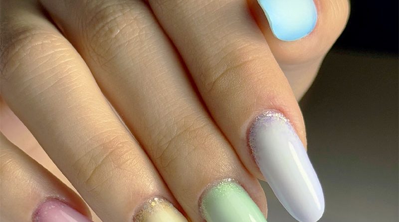 Cutiglitter ombré nails pastel