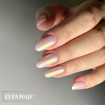 Pose effet sirène sur ongles longs arrondis, teinte violet pastel aux reflets verts et fini glazed donut