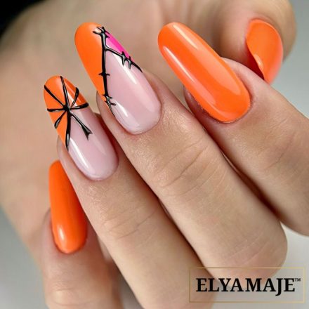 Nail art Halloween orange avec cicatrice et citrouille