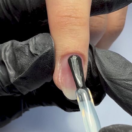 Étape 1 - Nail art cœur coulant
