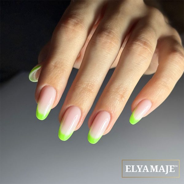 Exemple d'une French colorée verte fluo avec le Perfect French 07
