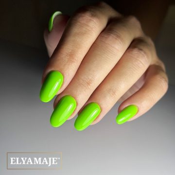Manucure avec le Vernis Semi-Permanent n°141 – Yuzu - Elyamaje