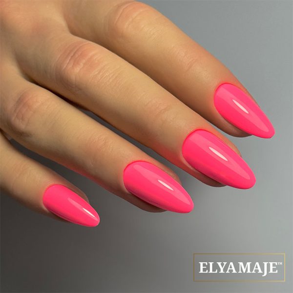 Exemple d'une pose sur une main du vernis semi-permanent n°162 Litchi