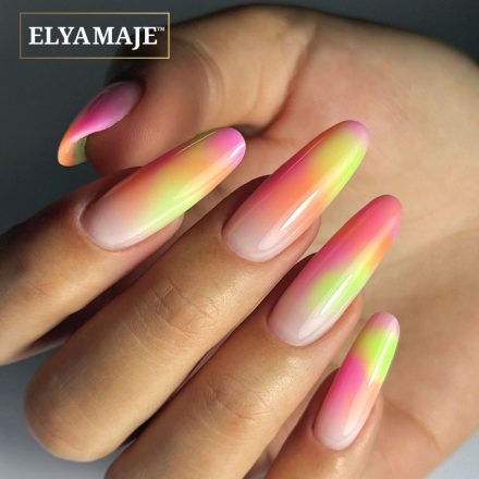 Baby color rose et jaune fluo en dégradé sur ongles longs en amande